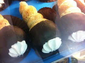 I m totally getting a choco horn for dinner.jpg